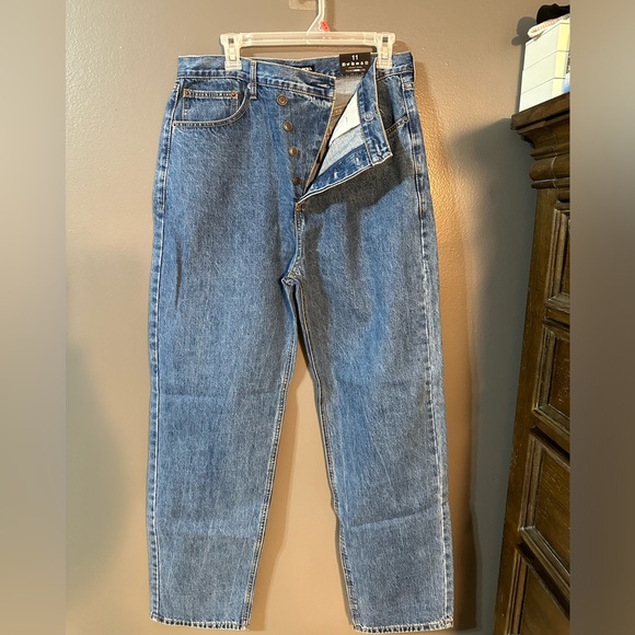 Fashion Nova NWT unsymmetrical waist Jeans - Picture 6 of 12